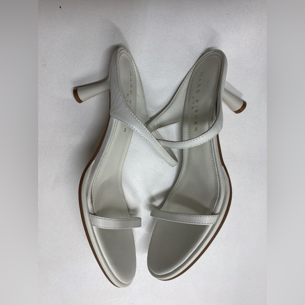 Marc Fisher LTD Alonde‎ kitten heels  white Sandals - Picture 9 of 12